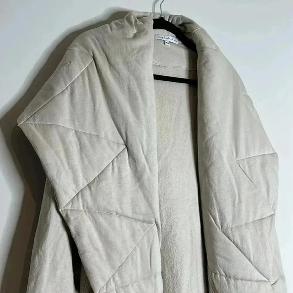 Quilted Cream Open Coat - Picture 6 of 10
